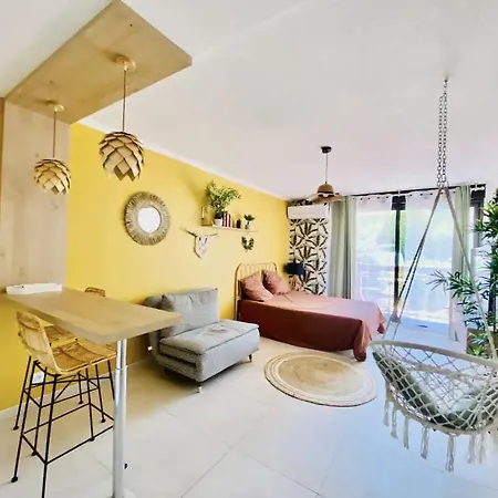 Terrasse & Parking Gratuit En 아파트 님