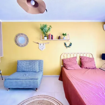 Terrasse & Parking Gratuit En 아파트 님