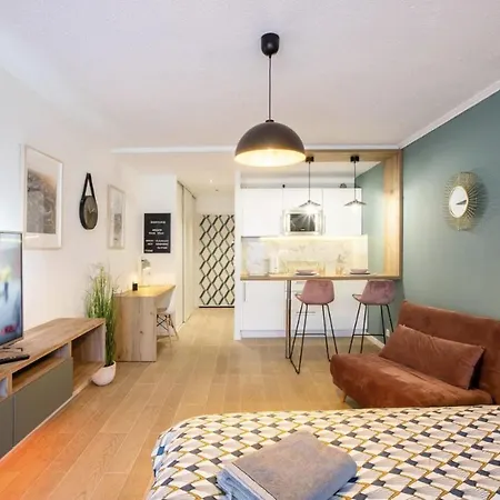 Terrasse & Parking Gratuit En 아파트